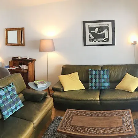 Eden Roc Apartment *